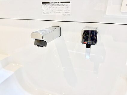 ハンドシャワー付洗面台