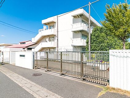 横浜市立汲沢中学校 890m(12分)