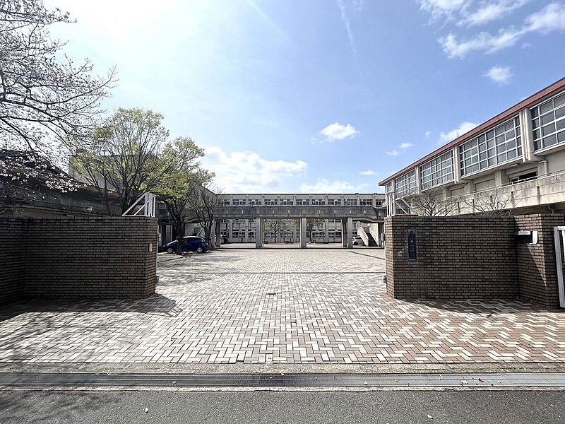 【車・交通】京都市立洛水中学校