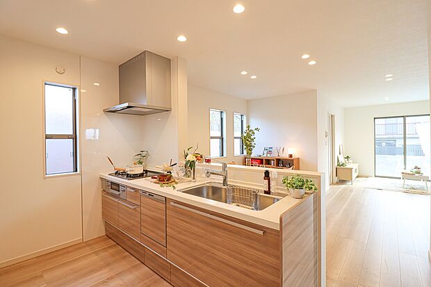 お電話でご予約いただけましたらお仕事終わりの遅い時間などお客様のご都合に合わせてご対応させていただきます!