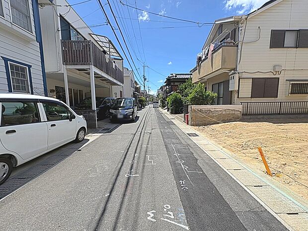 【現地前道写真:撮影R8.8】
《ドリームホームは地域をよく知る不動産会社です》不動産の仲介・売買・建売住宅はもちろん、リフォーム・注文住宅の建築も得意としています。