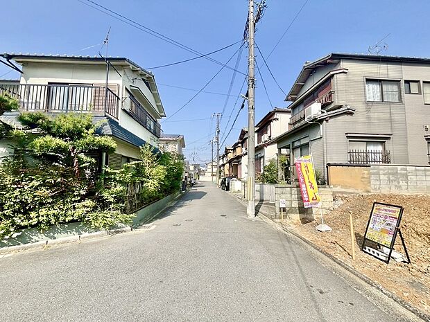 【前道写真】【閑静な住宅街！】
周囲の住宅街とも程よい距離があります。習い事の練習なども安心して取り組めます。
現地（2025年12月）撮影