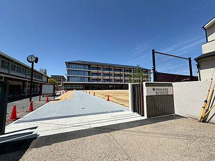 宇治西小倉学園（にしおぐら小学校・西小倉中学校） 約799ｍ(徒歩10分)
