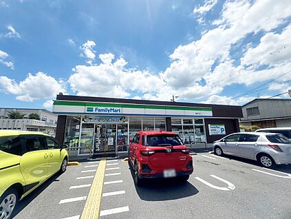 ファミリーマート城陽平川店 414ｍ(徒歩６分)