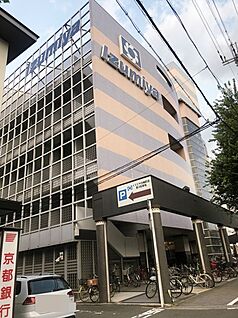 イズミヤショッピングセンター白梅町 約718ｍ(徒歩9分)