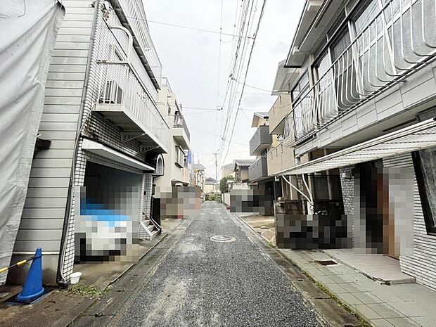 【【前道写真】】■自由設計対応で理想の住まいを実現! 間取りやデザインをお好みにカスタマイズ可能。暮らしやすい環境が整った立地で快適な生活を。現地(2026年7月)撮影