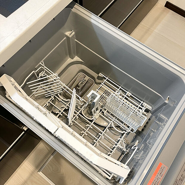 【【食器洗浄乾燥機】】■後片付けをサポート!食事後の家族のくつろぎタイムもゆっくりともてます。環境にも手肌にも優しい設備です。