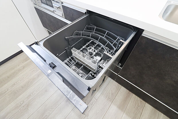 【【食器洗浄乾燥機】】◆後片付けをサポート!食事後の家族のくつろぎタイムもゆっくりともてます♪
◆朝食準備や送り迎え…と忙しい朝も大助かり! 環境にも手肌にも優しい設備です!