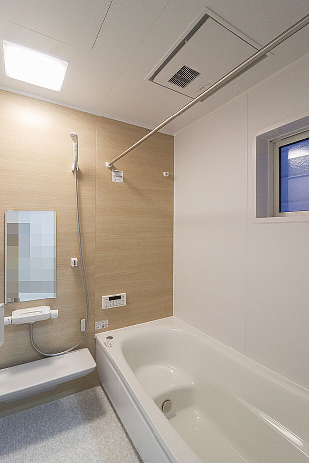 【浴室】■窓付の浴室!
浴室に窓が付いている為、換気やカビ防止対策ができます♪
内観(2024年12月)撮影