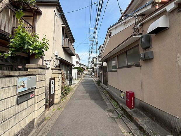 【前道の様子です!】徒歩4分圏内に周辺施設が充実した立地!
忙しい時も移動距離が短ければあまり時間が削られないため、安心です♪
現地(2026年4月)撮影