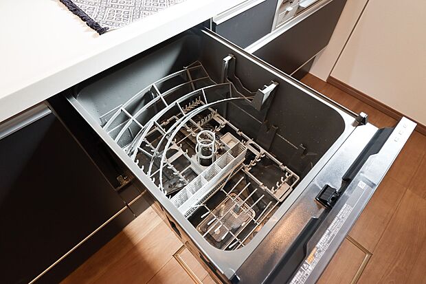 【【施工例・食器洗浄乾燥機】】忙しい日常を支える、うれしい時短機能付きキッチンです!