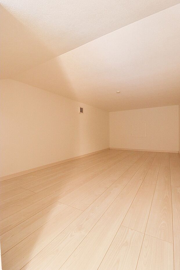 【【施工例・ロフト】】限られた住空間を有効活用☆居室をすっきり保つ、頼れる収納スペースです！