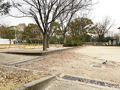伏見公園 約1760ｍ(徒歩22分)