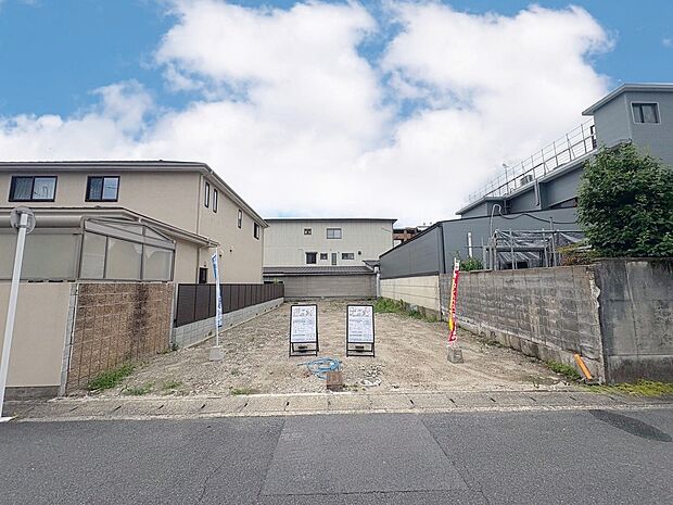 前道ゆったり8.6m超!
開放感があり、風通しも良好です♪(撮影R8.6)