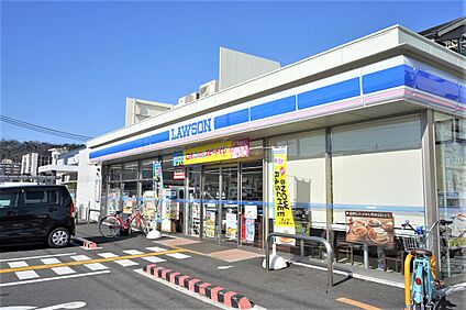 ローソン　国道西野店 約206ｍ(徒歩3分)