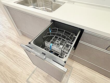 【食器洗浄乾燥機】