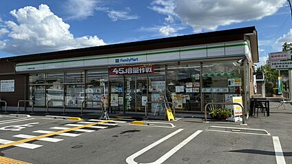 ファミリーマート洛西新林本通店 約350ｍ(徒歩5分)
