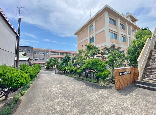 浜松市立可美中学校（約1,900m）