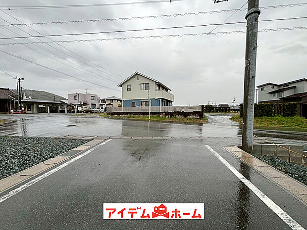 【前面道路写真】当日の案内も可能です♪
お気軽にお問い合わせください!