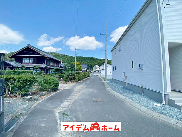 【前面道路写真】　　　当日の案内も可能です♪
　お気軽にお問い合わせください！