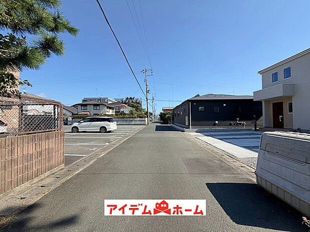 【前面道路写真】当日の案内も可能です♪
お気軽にお問い合わせください!