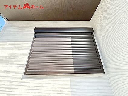 １号棟　防犯シャッター