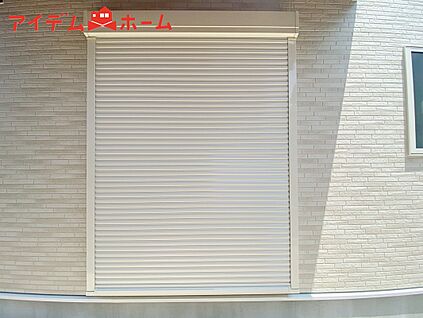 ３号棟　防犯シャッター