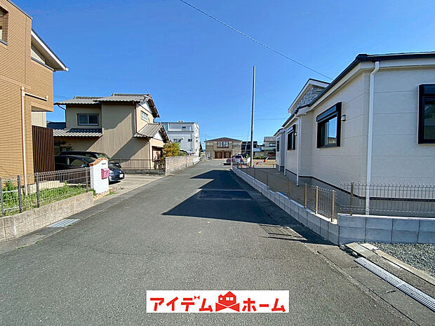 【前面道路写真】当日の案内も可能です♪
お気軽にお問い合わせください！
