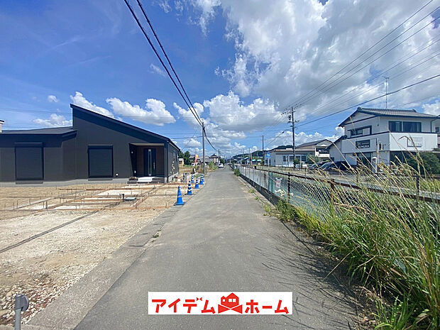 【前面道路写真】当日の案内も可能です♪
お気軽にお問い合わせください！
