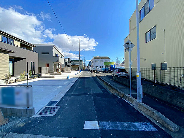 【前面道路写真】当日の案内も可能です♪
お気軽にお問い合わせください!