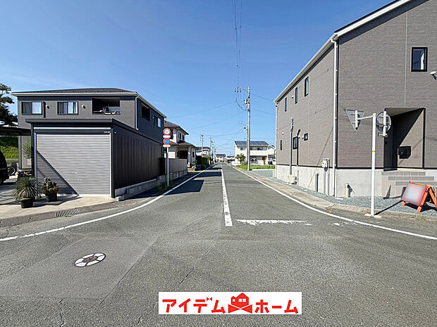 【前面道路写真】当日の案内も可能です♪
お気軽にお問い合わせください！