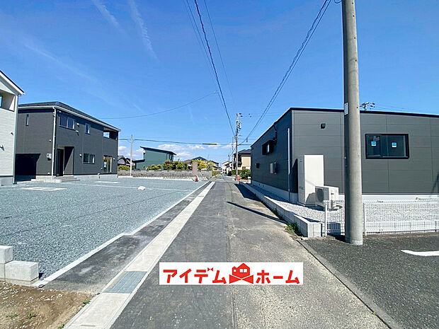 【前面道路写真】当日の案内も可能です♪
お気軽にお問い合わせください！