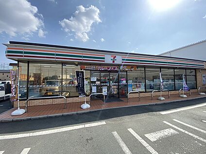 セブン-イレブン 磐田鳥之瀬店 300ｍ(徒歩4分)
