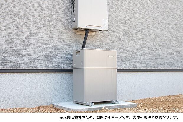 太陽光と蓄電池で電気を自給自足する高性能住宅 