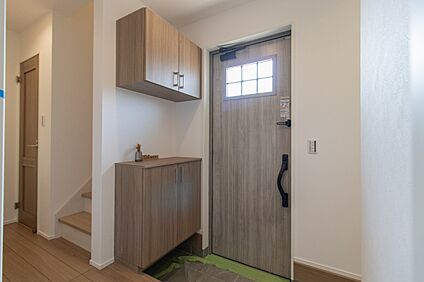 スッキリ整うナチュラル玄関