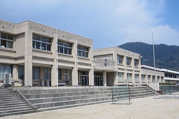 防府市立牟礼中学校(約900m)