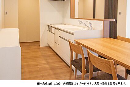 配膳がスムーズな横並びダイニング