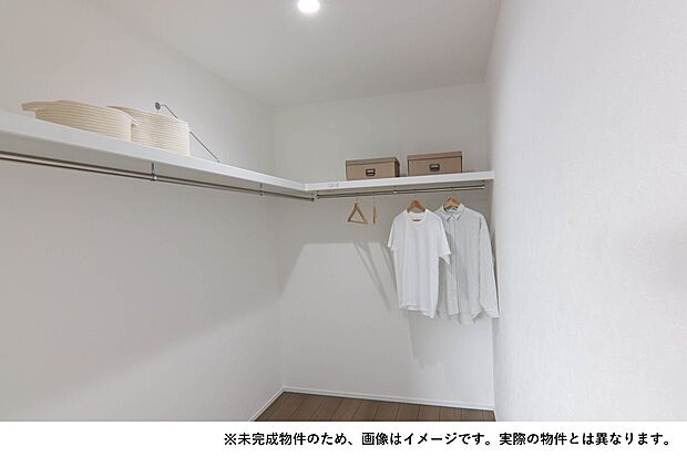 【家全体が美しく片付く充実の収納スペース】ウォークインクローゼットやリビング収納を適材適所に配置。部屋を広く使えていつでもスッキリ暮らせます。