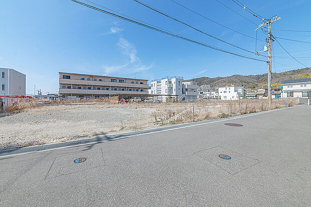 【現地写真】
陽当たりもよく穏やかな住環境ながらも交通利便性に富んだ魅力の地！