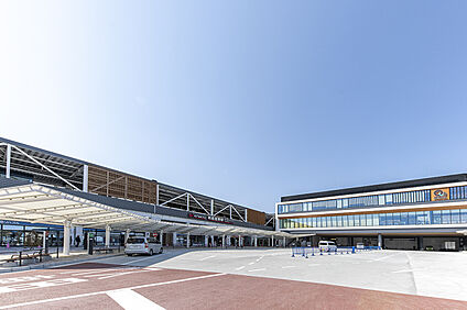 北大阪急行「箕面萱野」駅 約1300～1380ｍ(徒歩17～18分)