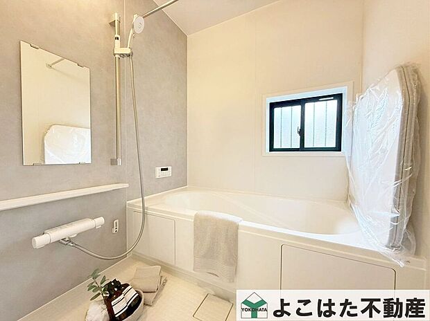 浴室乾燥機や換気機能を備え、洗濯物の室内干しも快適。忙しい子育て世帯でも清潔で快適に使え、家族の毎日をサポートします。