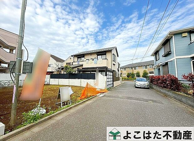 周辺は落ち着いた雰囲気の住宅街です。静かで落ち着いた新生活が迎えられそうです。