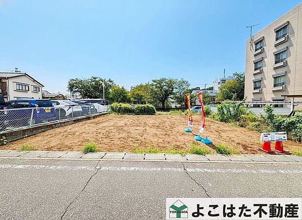 陽当たりにも恵まれた開放的なロケーションで、心地よい陽光とともに快適な暮らしが期待できます。【稲城市東長沼~全2棟~】