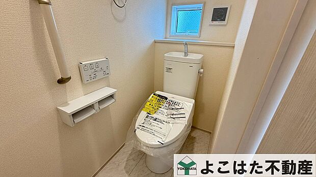 やさしい温水洗浄で、肌に負担の少ない洗い心地を実現。さらに、節水機能により水道代を抑えながら利用でき、家計にも環境にもやさしい設計です。