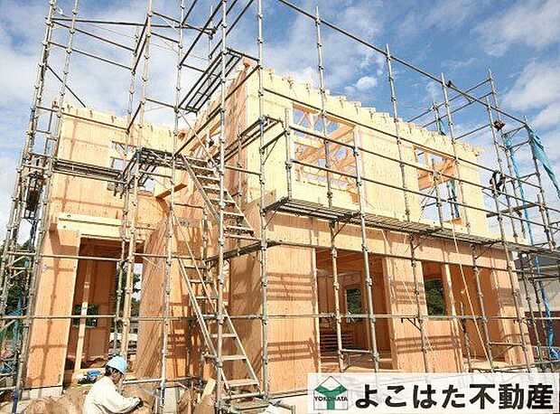 【構造】耐震性を高めるため、壁パネルは、高強度の「オリジナル耐力壁」を採用し、壁倍率5倍を実現。