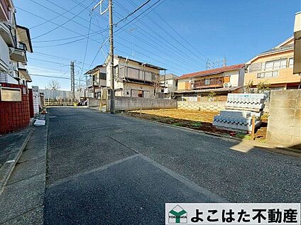 前面道路含む外観