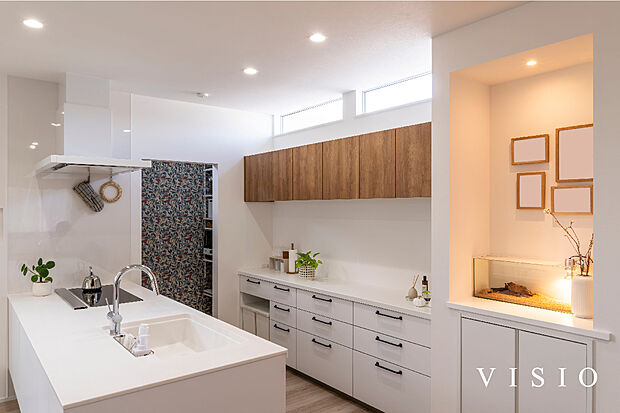 【家事がはかどるキッチン&パントリー】動線や収納量にこだわり、毎日の家事を快適にするキッチン空間。
使う人のライフスタイルに合わせた設計が可能です。