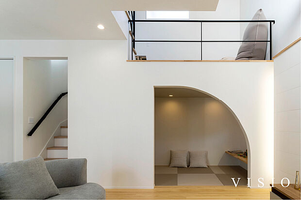 【使い方が広がる、スキップフロア設計】階下スペースまで無駄なく活用できるスキップフロア。
家族のくつろぎ、趣味、在宅ワークなど、多彩な使い方に対応します。