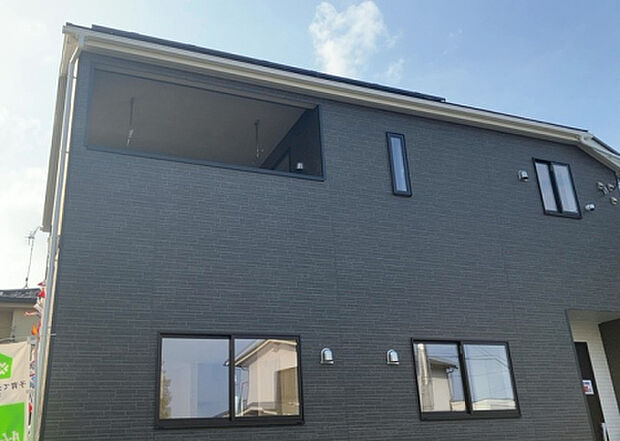 ついに完成致しました!現地をご見学に行く際は、道路の幅や周辺の交通量、施設などをご確認頂くことをおすすめします!物件の流れが早いため、内見をしたい方はお早めに当社営業までお問い合わせ頂きご予約下さい!