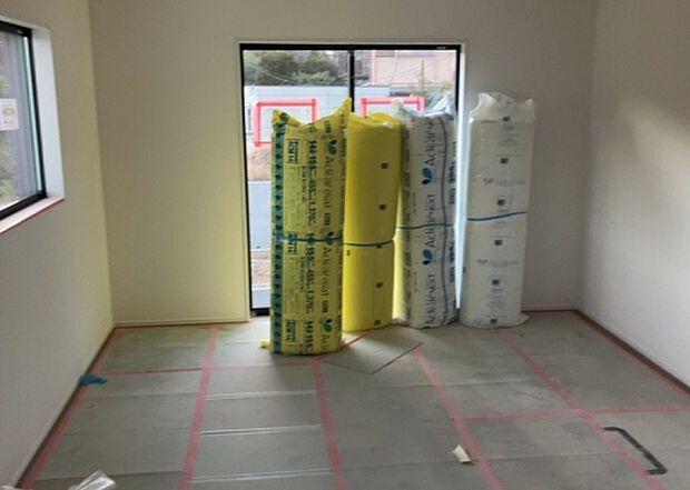 リビングの間取りの種類は大きくわけてリビングとダイニングが別になっているタイプ、リビングダイニング一体型です。どちらも一長一短ですので、家を選ぶ時はその両面をチェックして決めるようにしましょう。